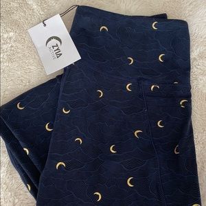 NWT ZYIA Navy Gold Moon Terrace Pocket Luxe (8/10)